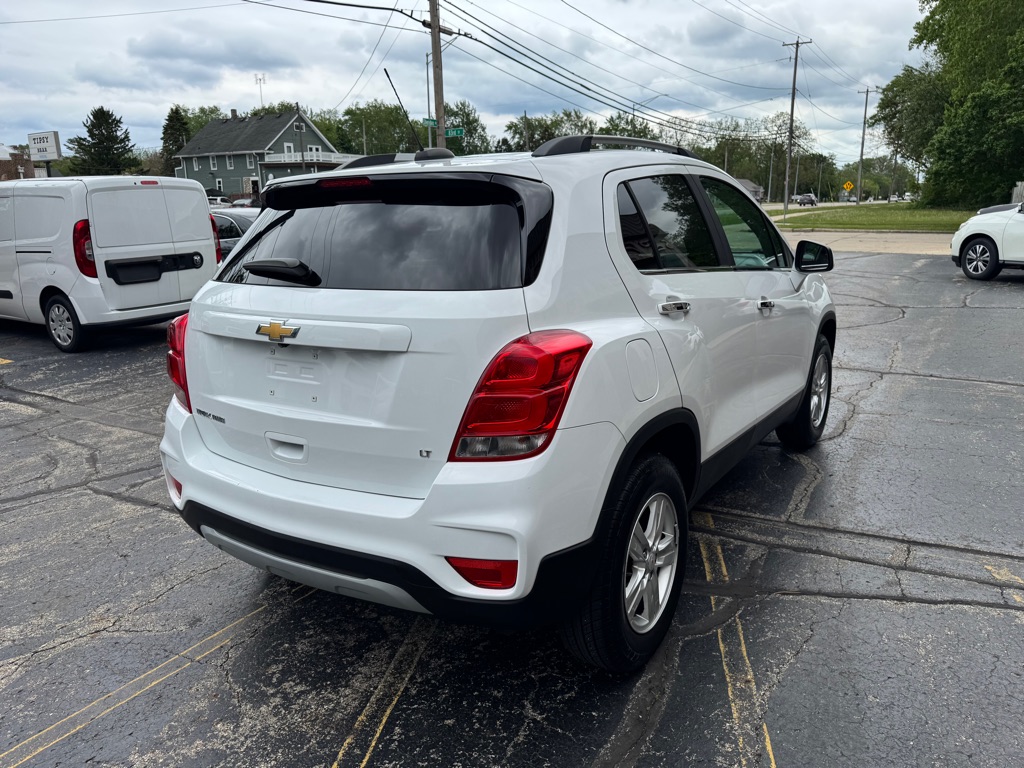 Photo 3 of this CHEVROLET TRAX