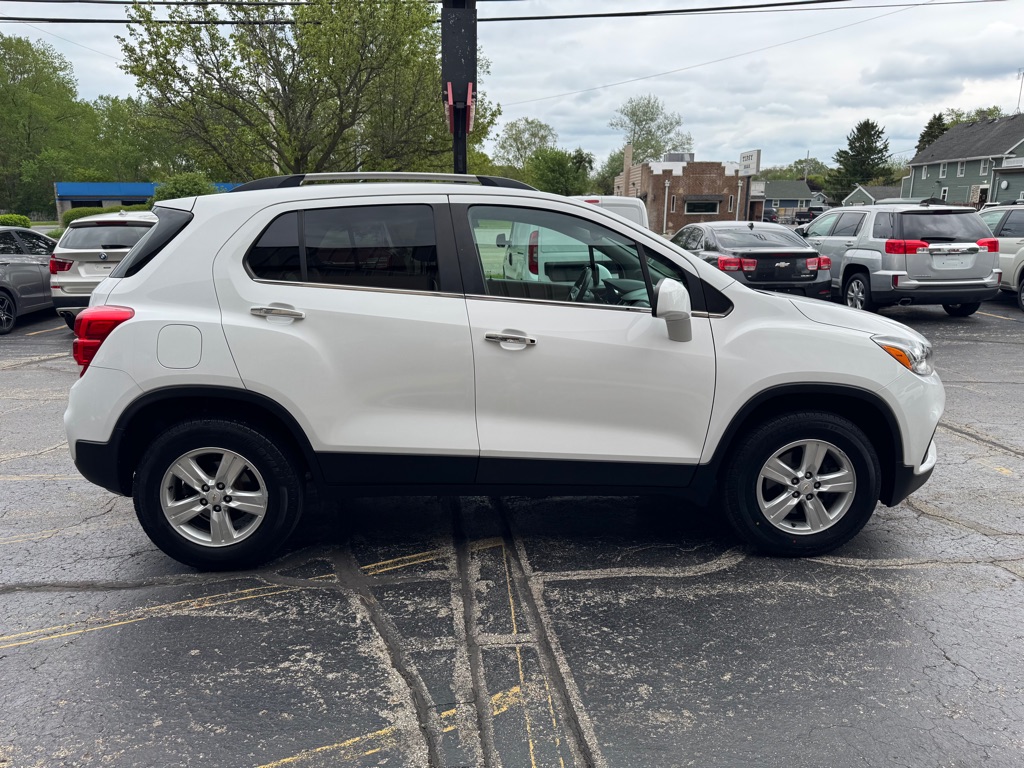 Photo 8 of this CHEVROLET TRAX