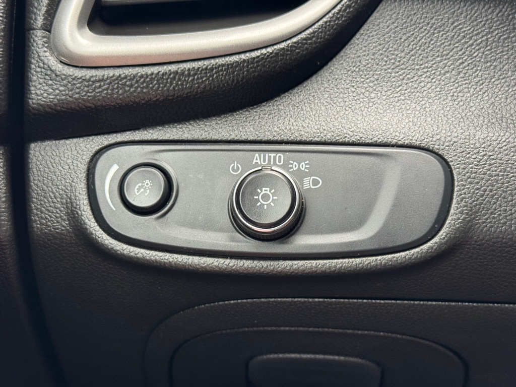 Photo 18 of this CHEVROLET TRAX