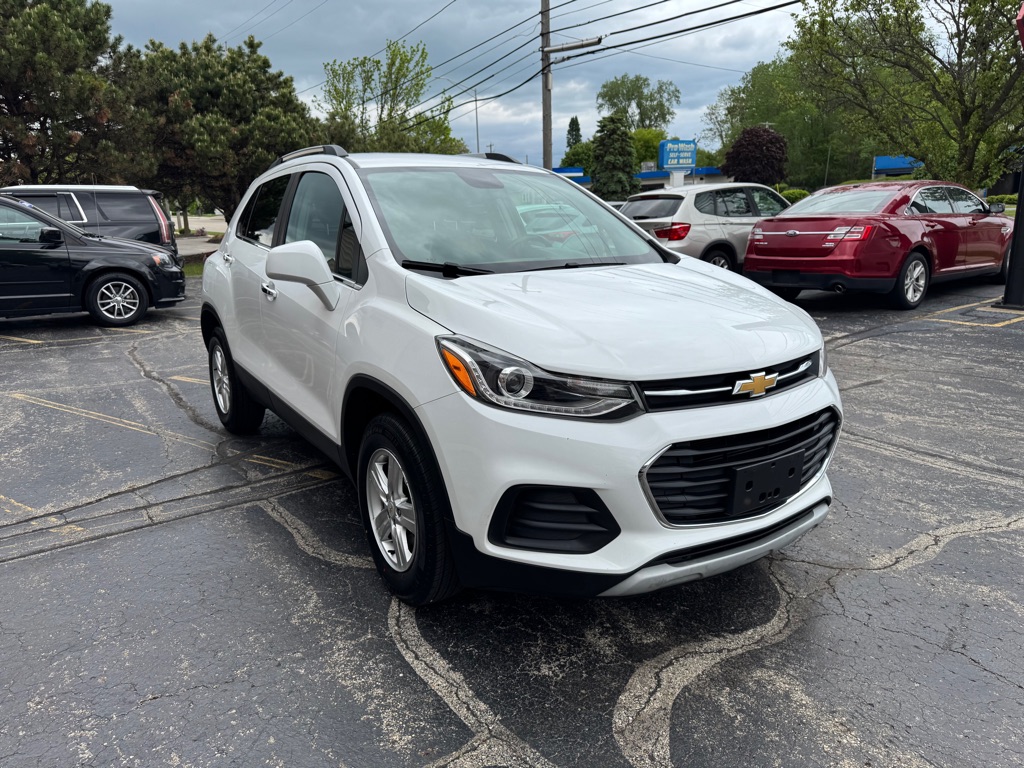Photo 2 of this CHEVROLET TRAX