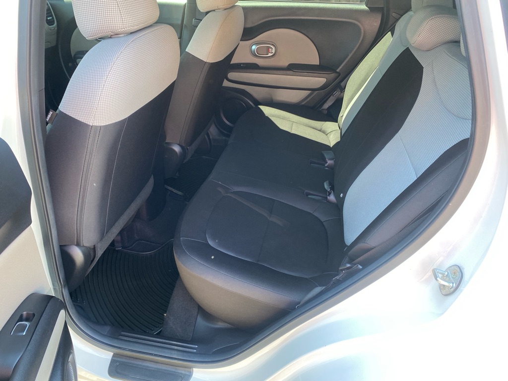 Photo 11 of this KIA SOUL
