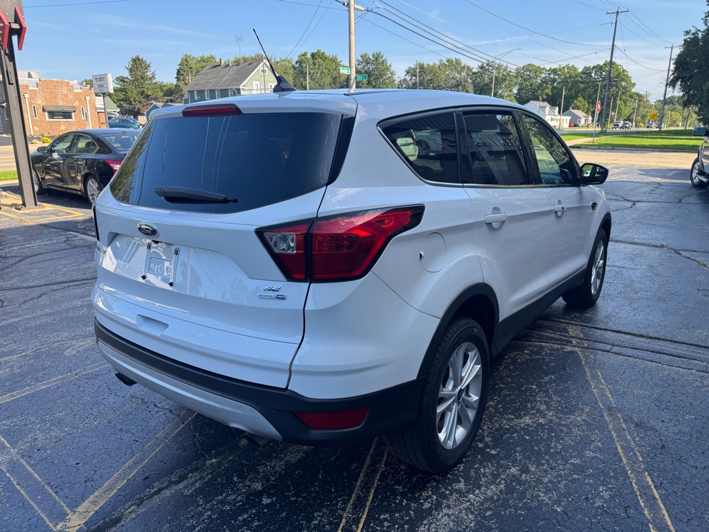 Photo 3 of this FORD ESCAPE