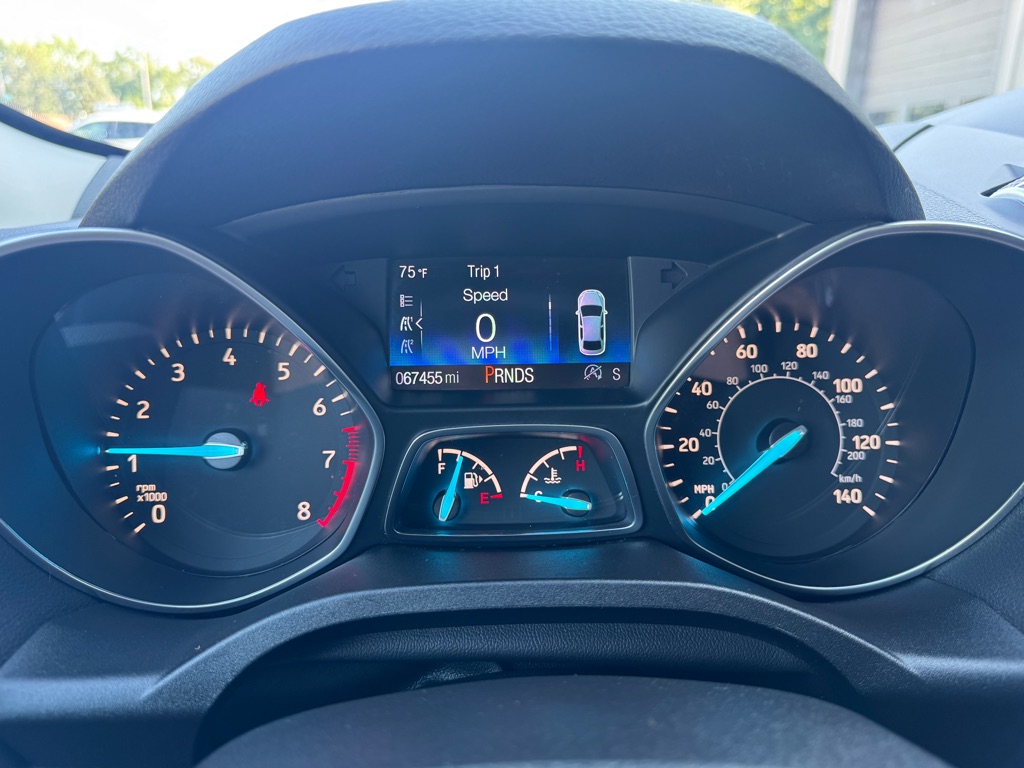 Photo 13 of this FORD ESCAPE
