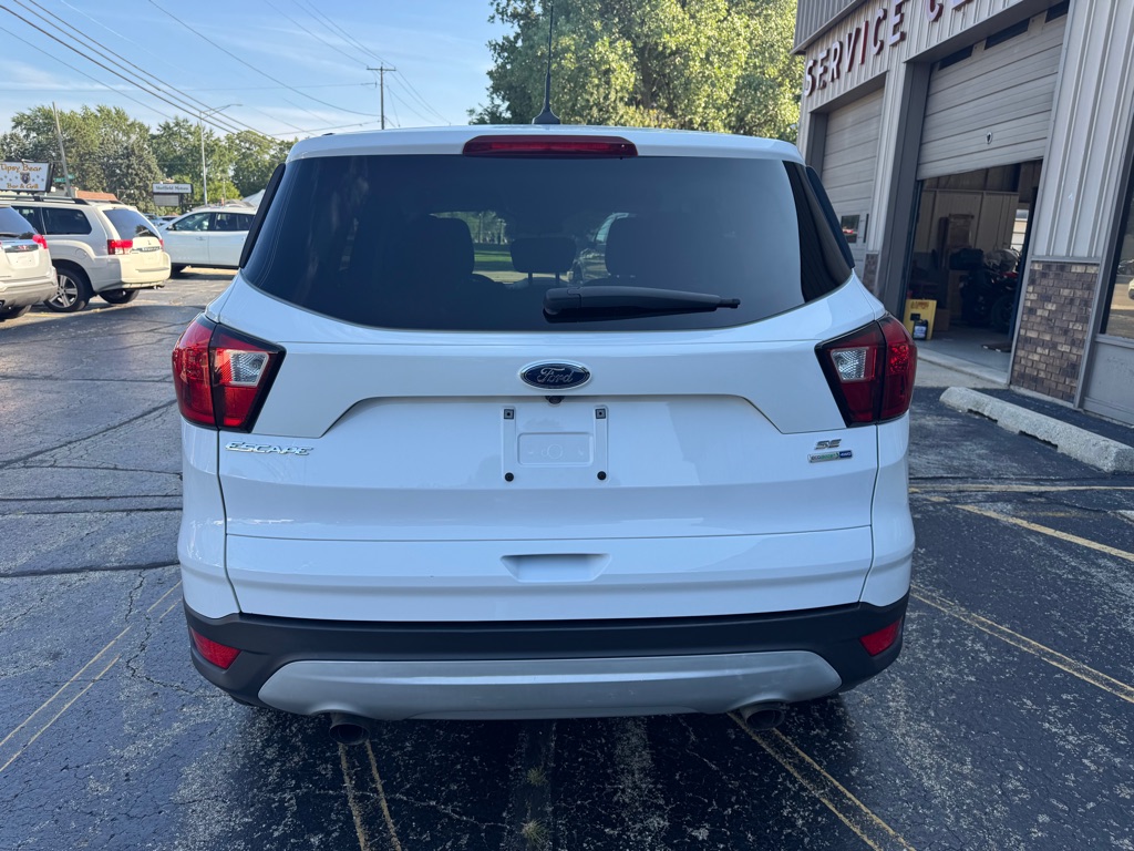 Photo 6 of this FORD ESCAPE
