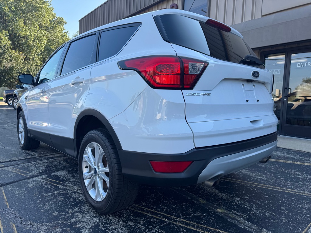 Photo 27 of this FORD ESCAPE