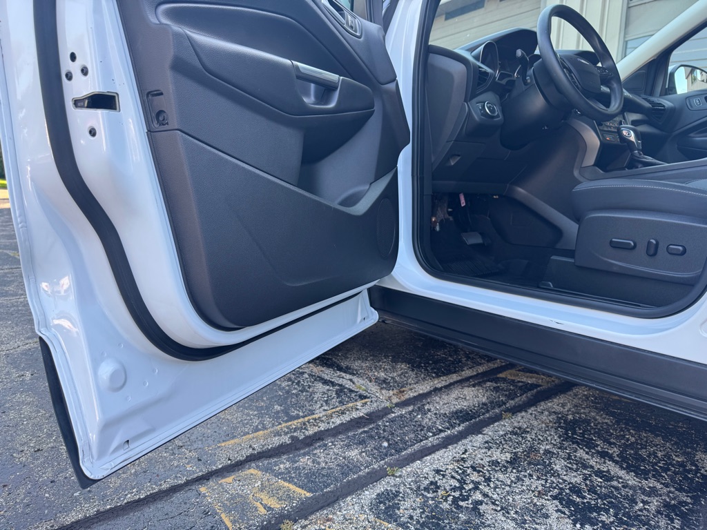 Photo 22 of this FORD ESCAPE