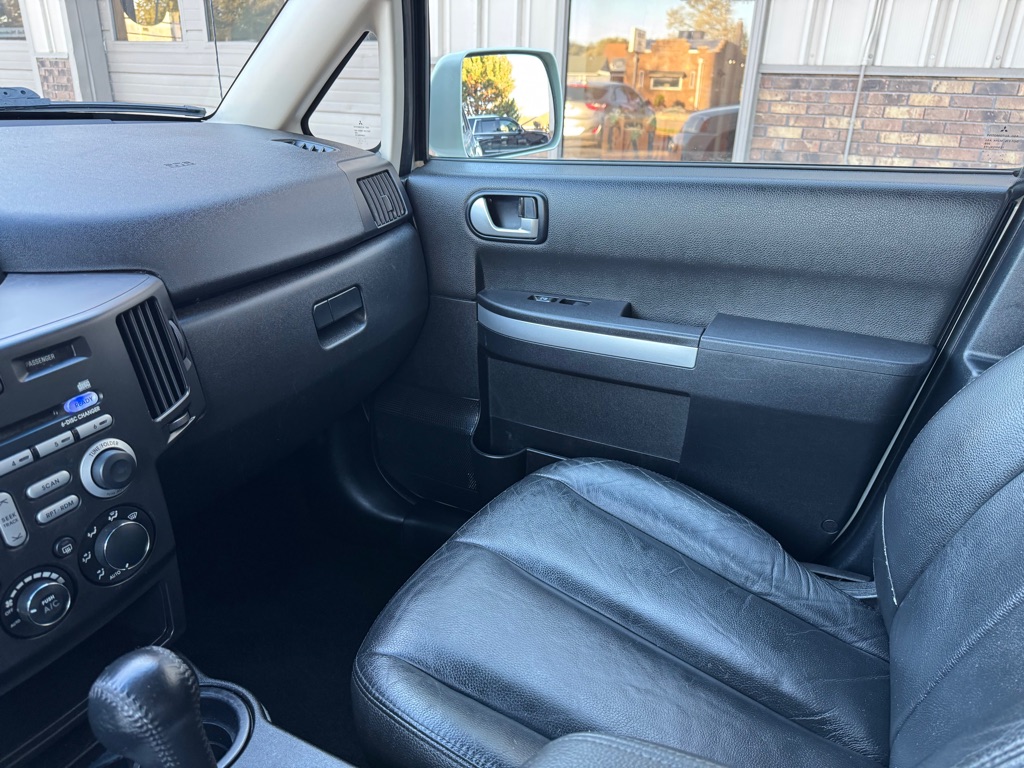 Photo 16 of this MITSUBISHI ENDEAVOR