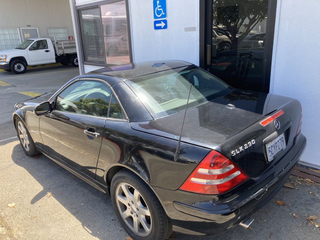 Photo 4 of this MERCEDES-BENZ SLK