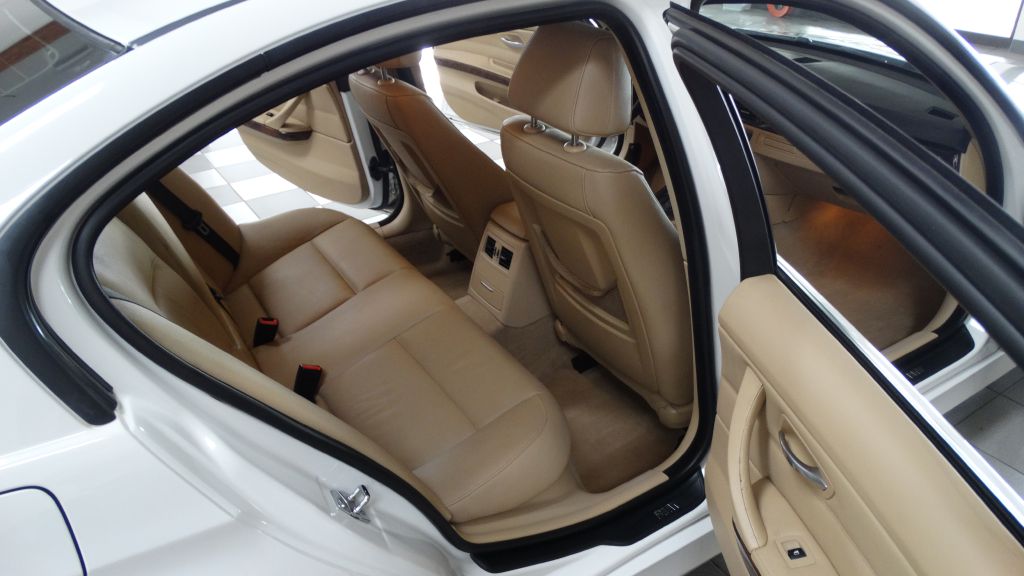 Photo 11 of this BMW 328