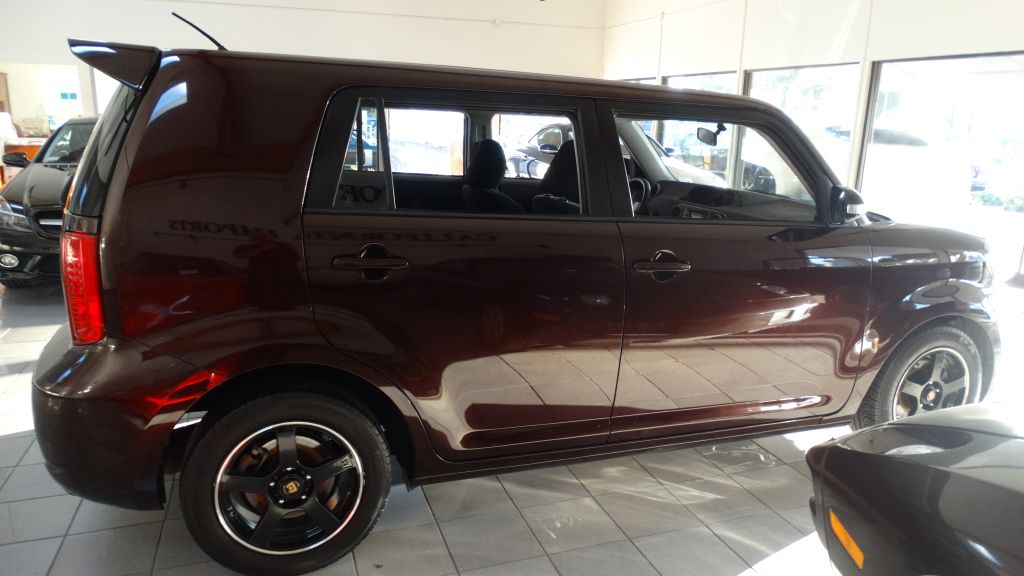 Photo 3 of this SCION XB