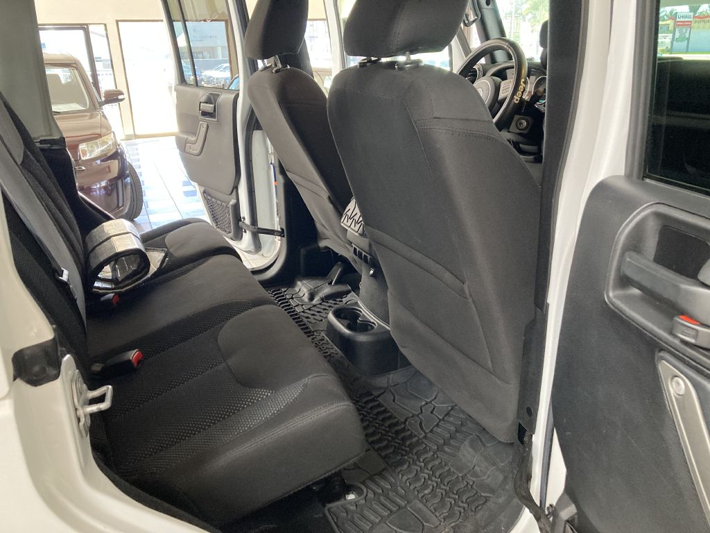 Photo 9 of this JEEP WRANGLER UNLIMI