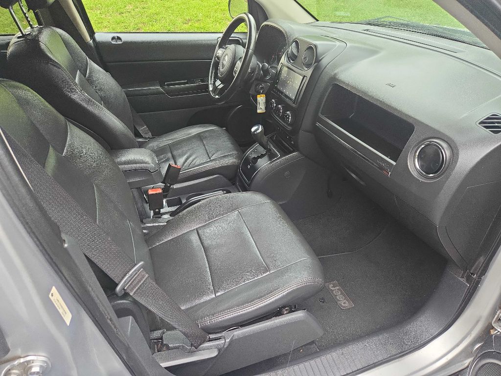 Photo 6 of this JEEP COMPASS
