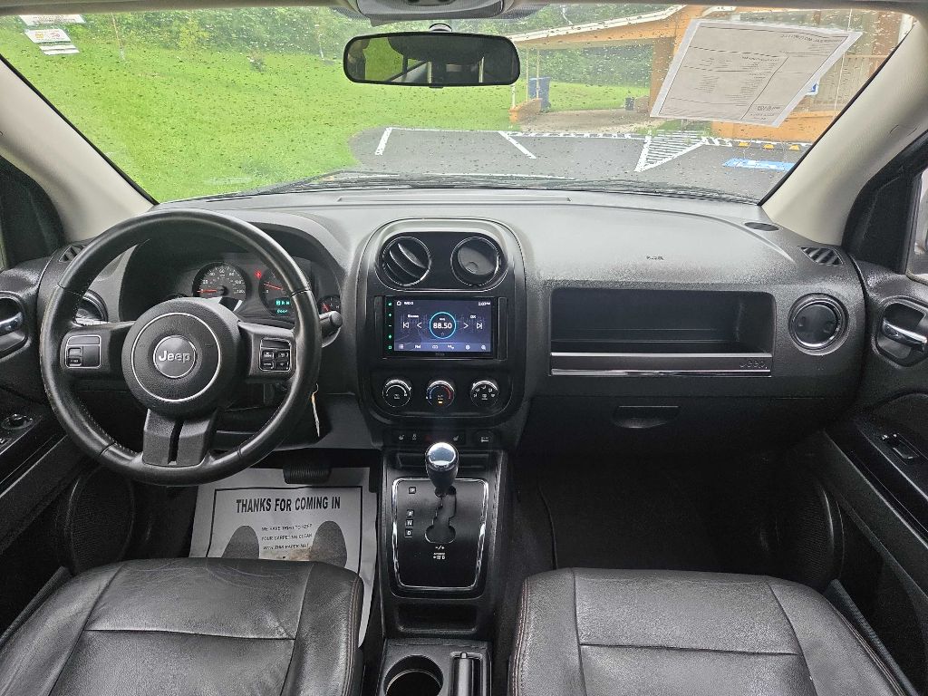 Photo 11 of this JEEP COMPASS