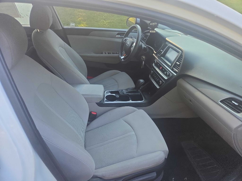 Photo 6 of this HYUNDAI SONATA