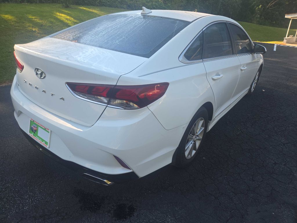 Photo 13 of this HYUNDAI SONATA