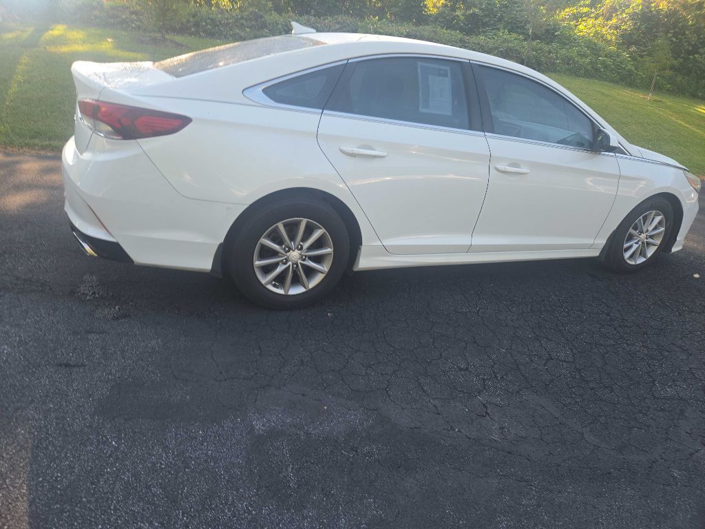 Photo 12 of this HYUNDAI SONATA