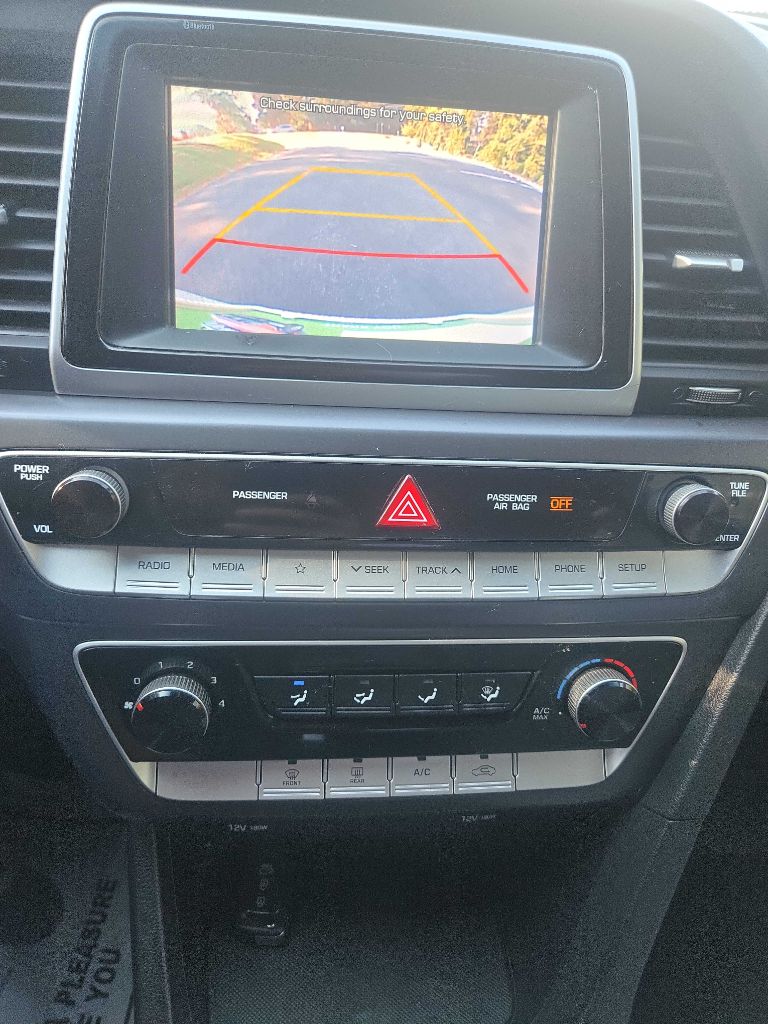 Photo 28 of this HYUNDAI SONATA