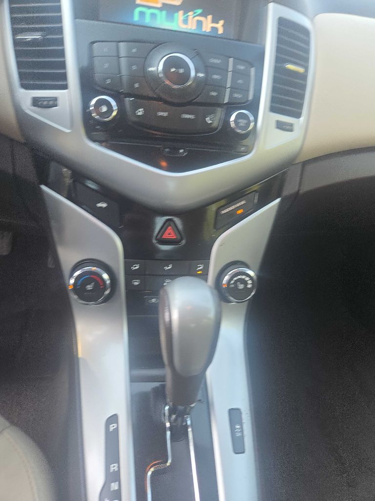 Photo 37 of this CHEVROLET CRUZE