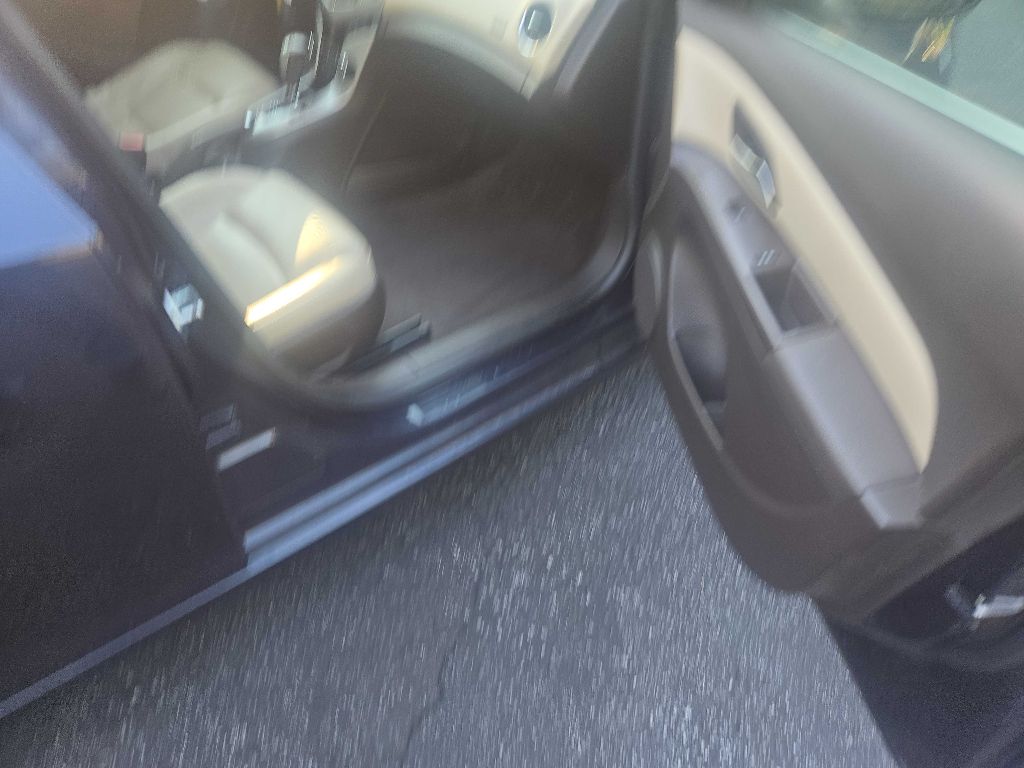 Photo 18 of this CHEVROLET CRUZE