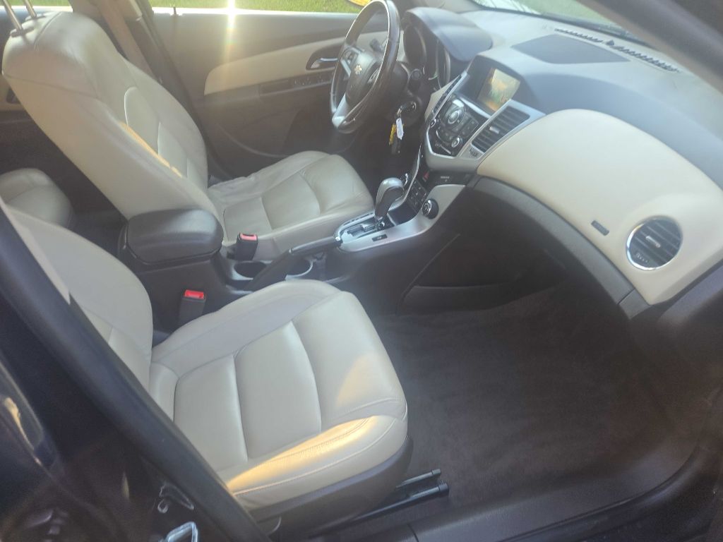 Photo 19 of this CHEVROLET CRUZE