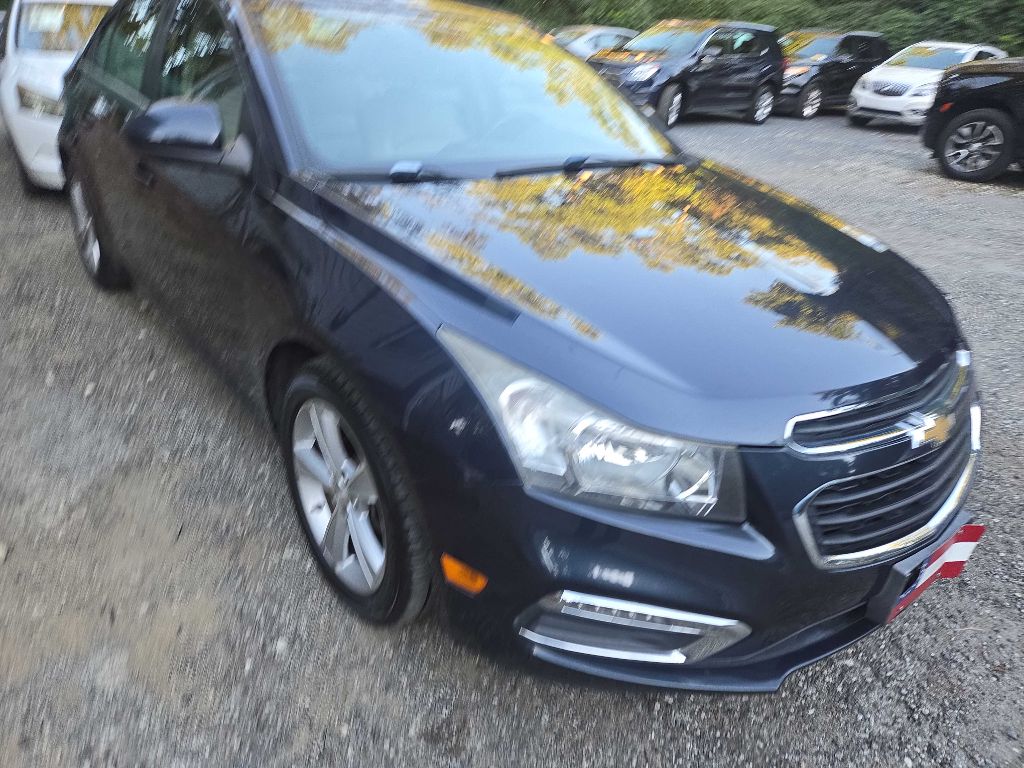 Photo 4 of this CHEVROLET CRUZE