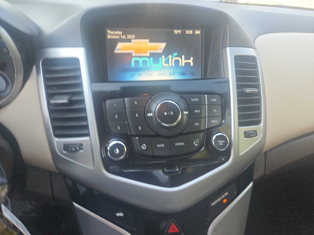 Photo 35 of this CHEVROLET CRUZE