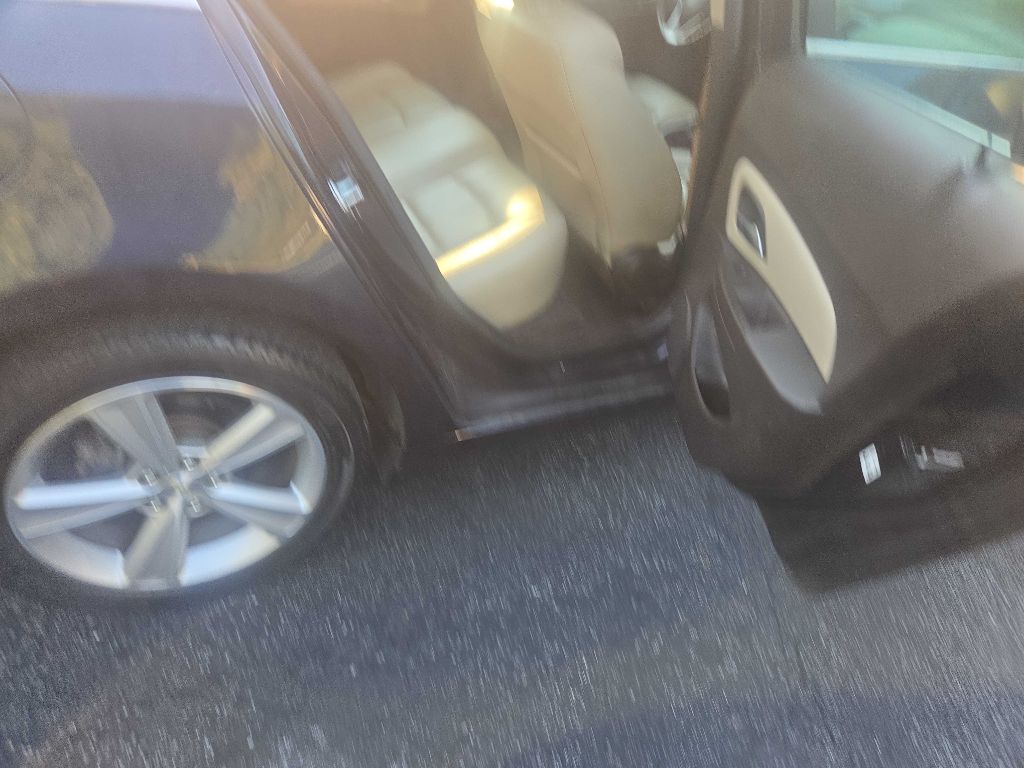 Photo 22 of this CHEVROLET CRUZE