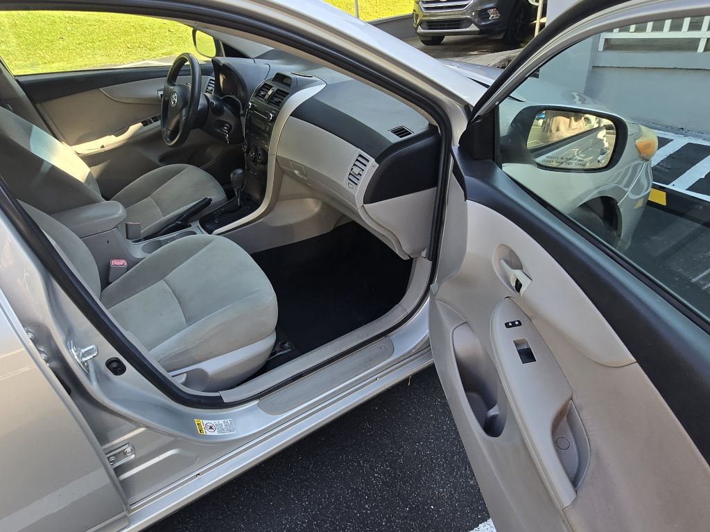 Photo 6 of this TOYOTA COROLLA