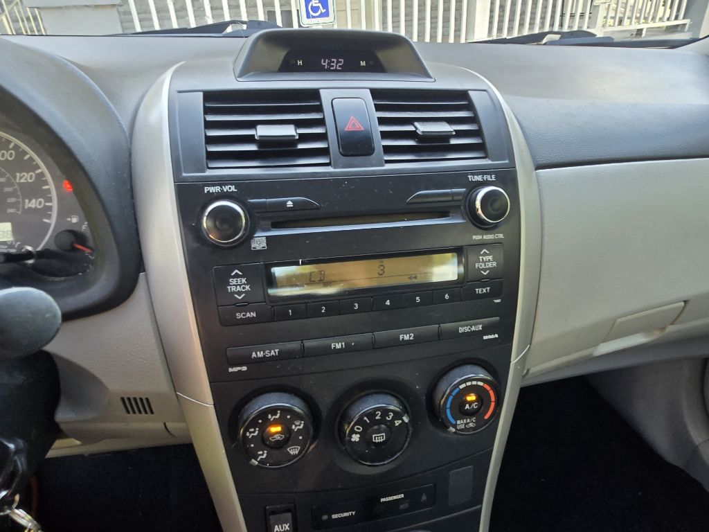 Photo 28 of this TOYOTA COROLLA