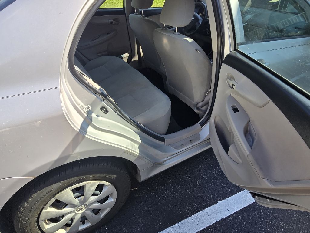 Photo 12 of this TOYOTA COROLLA