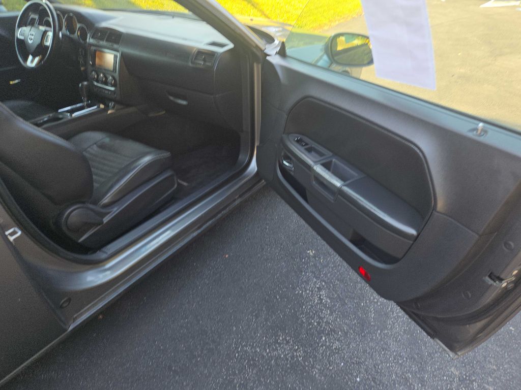 Photo 6 of this DODGE CHALLENGER