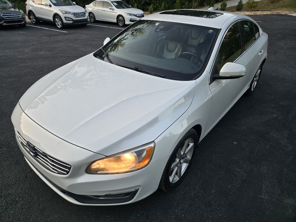 Photo 2 of this VOLVO S60
