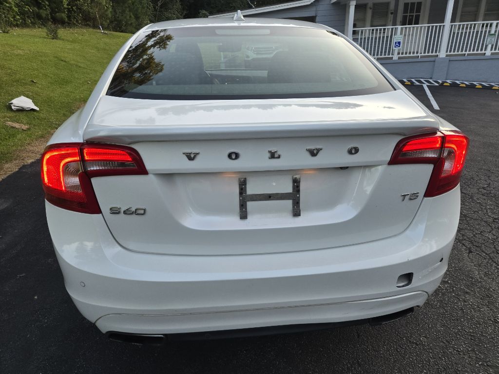 Photo 8 of this VOLVO S60