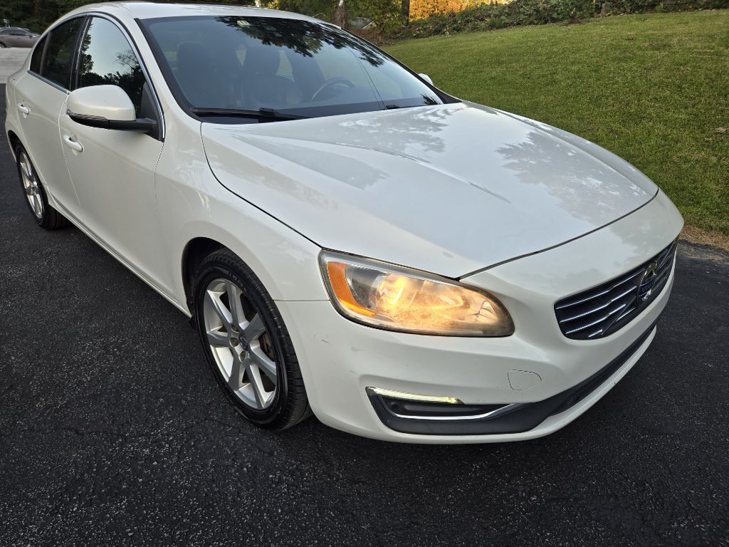 Photo 4 of this VOLVO S60
