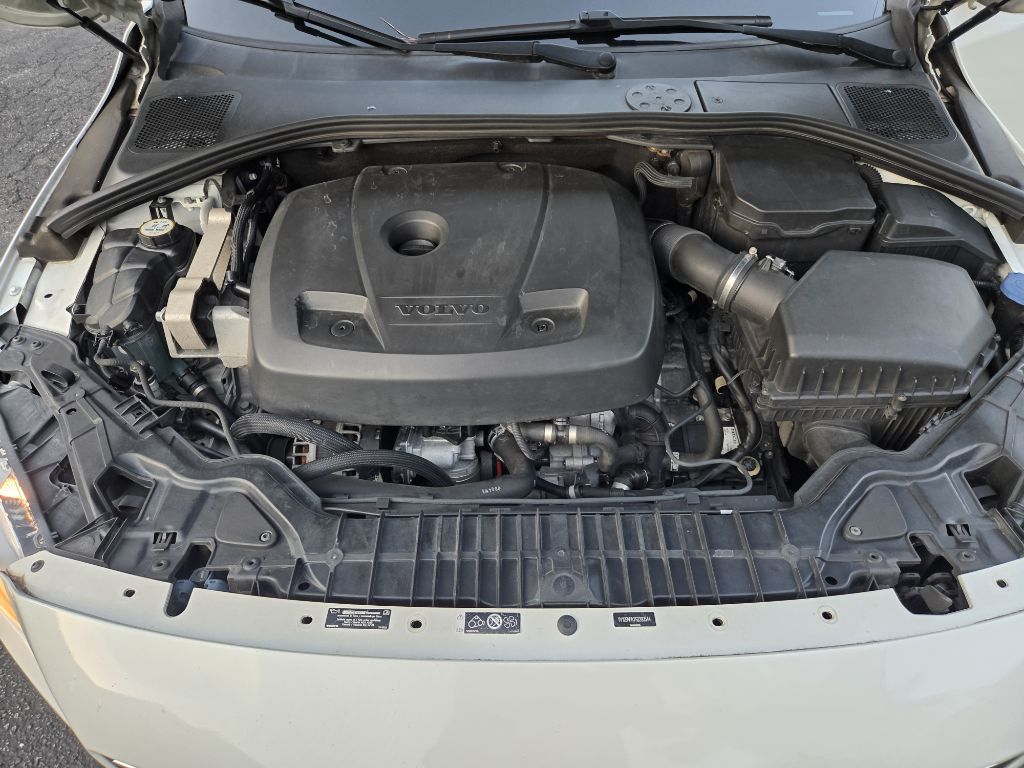 Photo 34 of this VOLVO S60