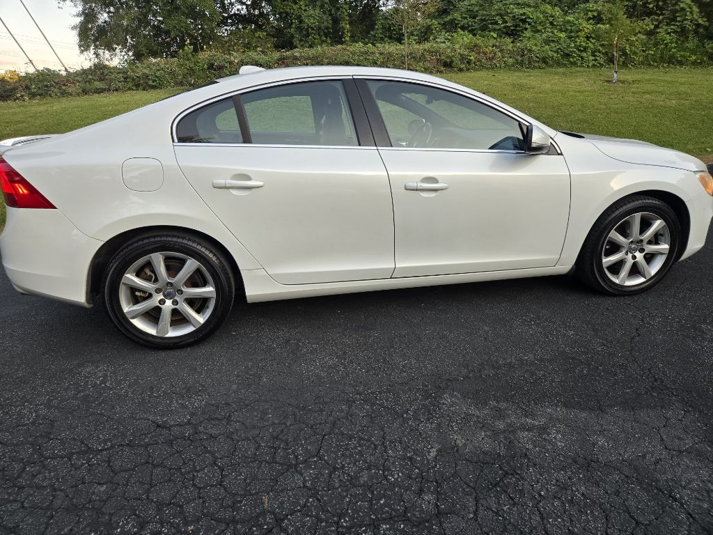 Photo 6 of this VOLVO S60