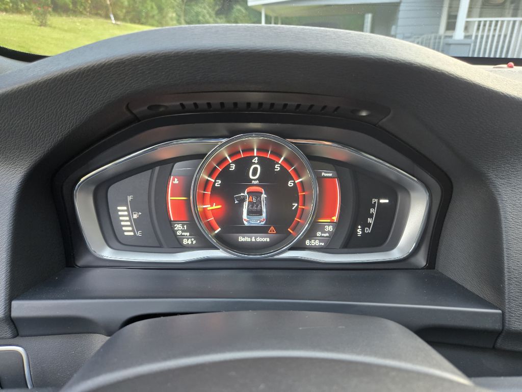 Photo 23 of this VOLVO S60