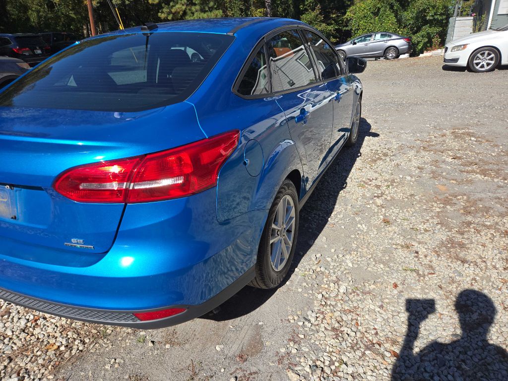 Photo 6 of this FORD FOCUS