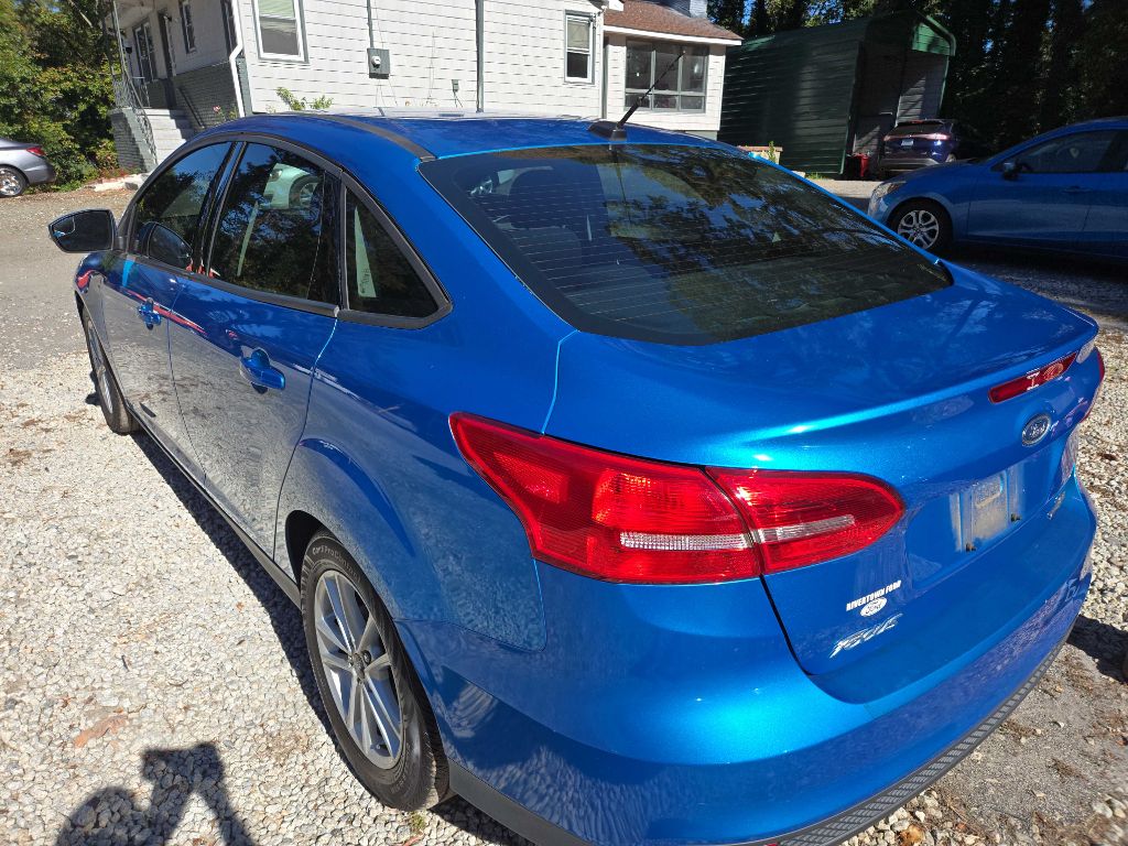Photo 7 of this FORD FOCUS
