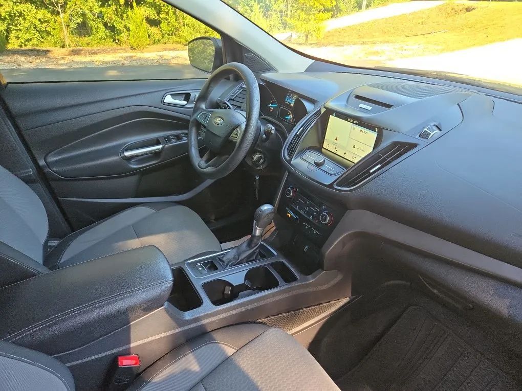 Photo 8 of this FORD ESCAPE