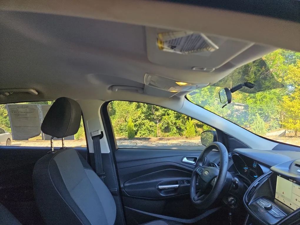 Photo 9 of this FORD ESCAPE