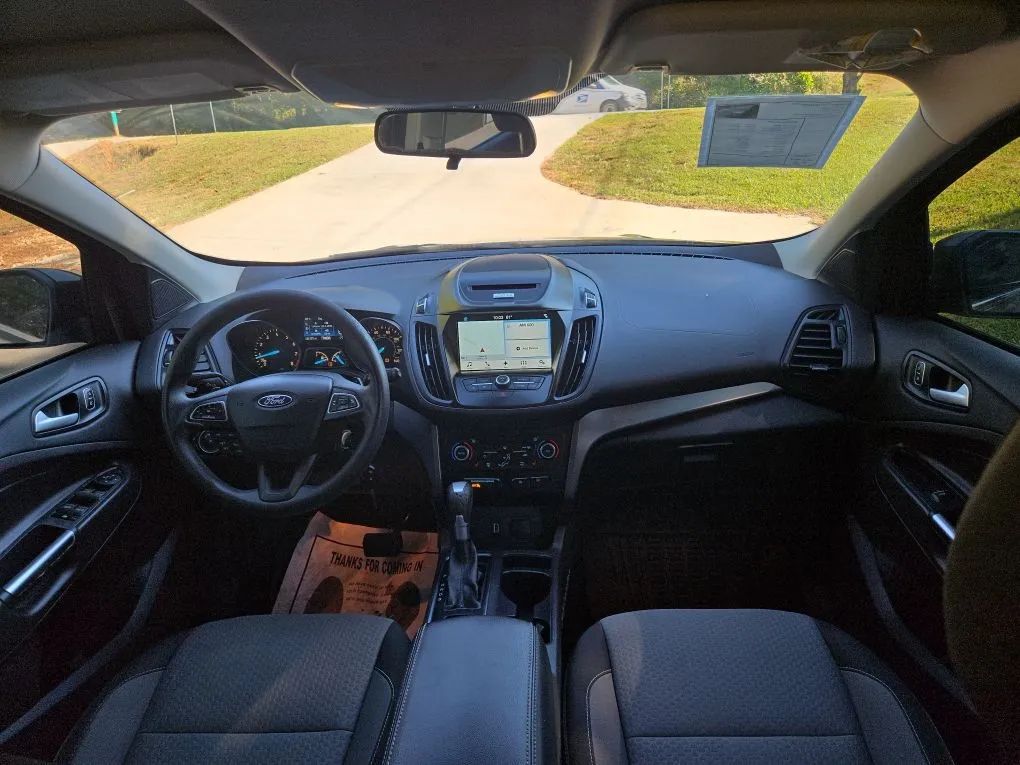 Photo 15 of this FORD ESCAPE