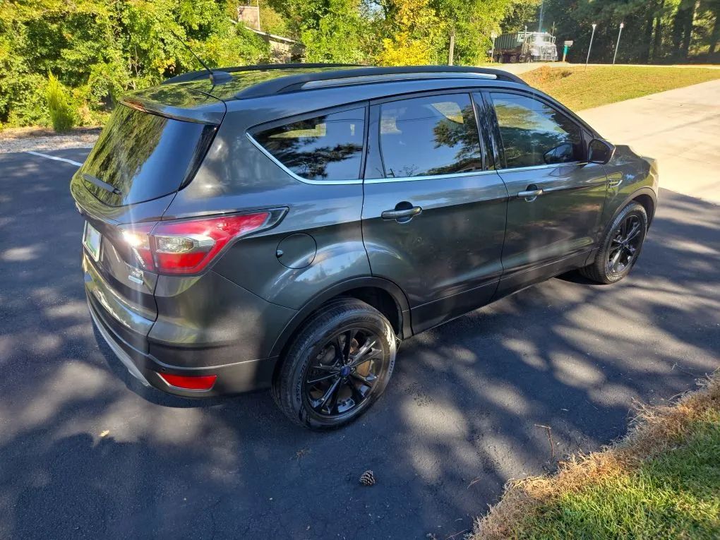 Photo 16 of this FORD ESCAPE