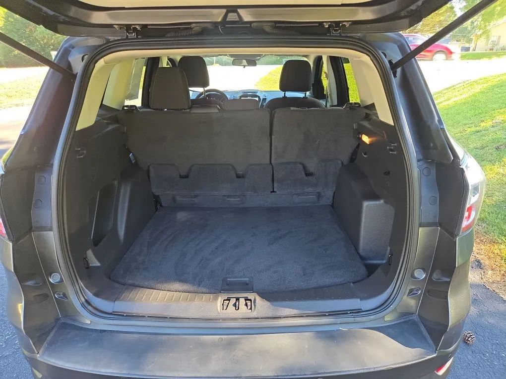 Photo 19 of this FORD ESCAPE