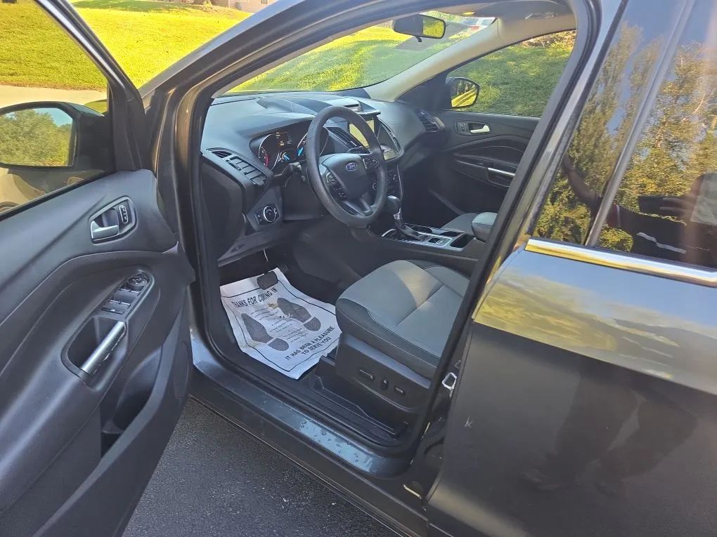 Photo 24 of this FORD ESCAPE
