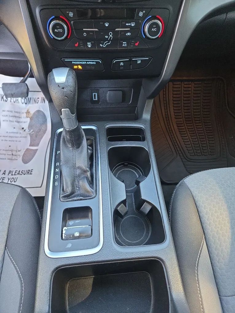 Photo 30 of this FORD ESCAPE