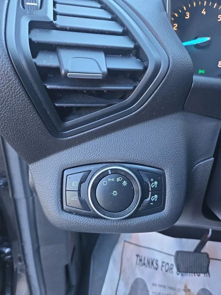 Photo 32 of this FORD ESCAPE