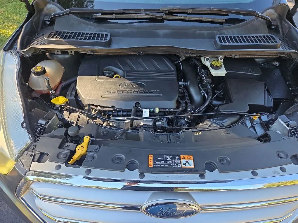 Photo 33 of this FORD ESCAPE