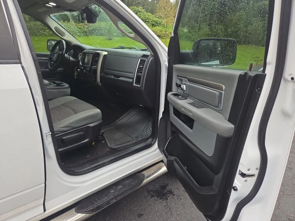 Photo 6 of this RAM 1500