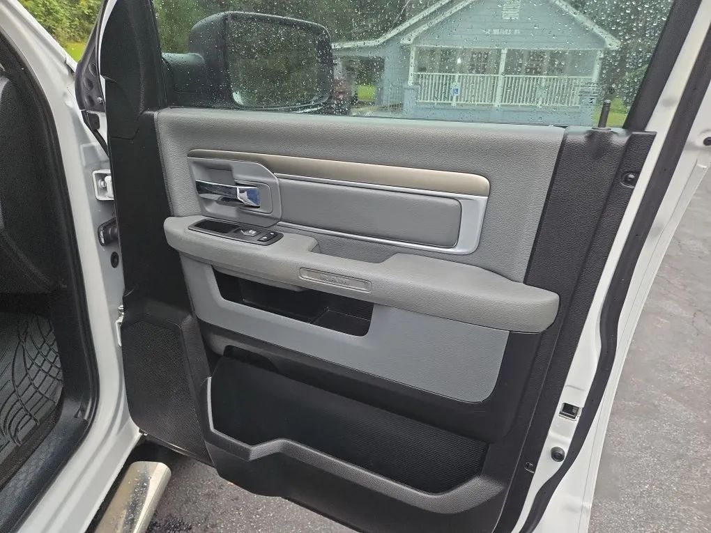 Photo 10 of this RAM 1500